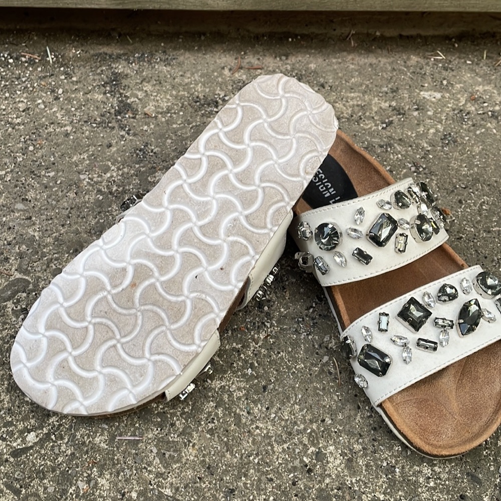 Jewelled sandals! - Picture 2 of 3